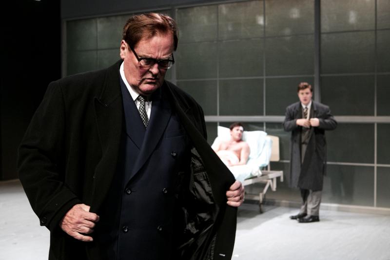 Review PACKER & SONS Delves Into The Generations Of Power And Toxicity Within One of Australia